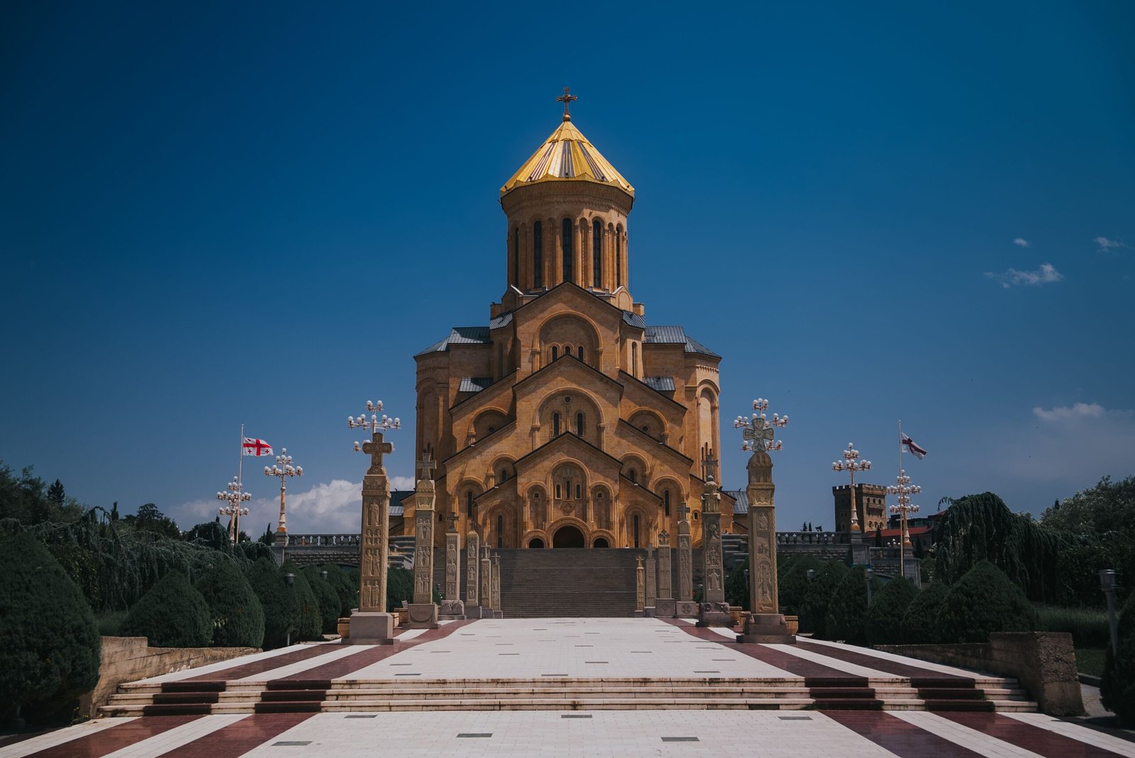 Walk to the Georgian Orthodox atmosphere in churches and courtyards