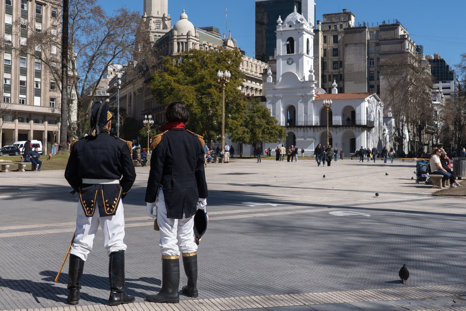 Start in Plaza de Mayo and the historic center