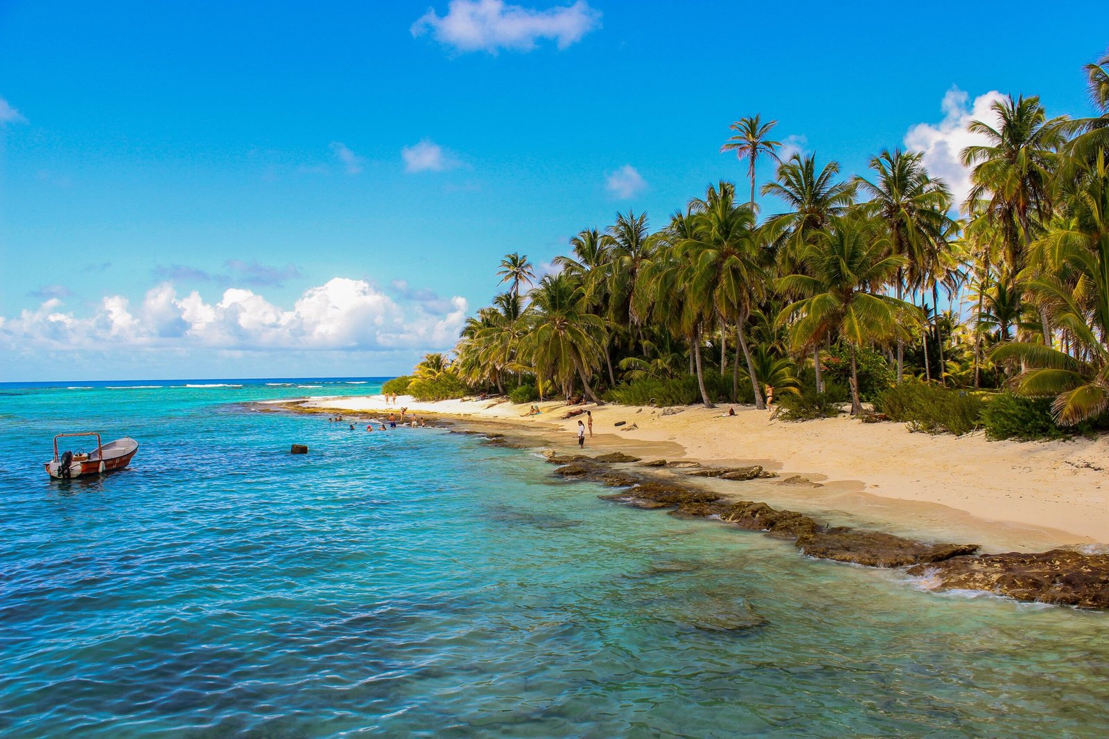 Start with Playa Spratt Bight for the classic San Andrés vibe