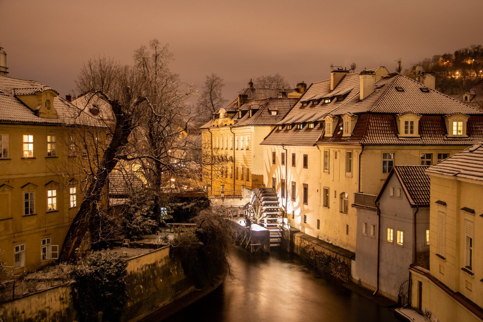 Try a neighborhood night out in Praga