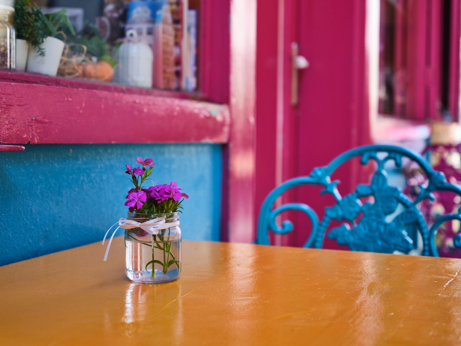 Make one “no plan” hour part of your itinerary
