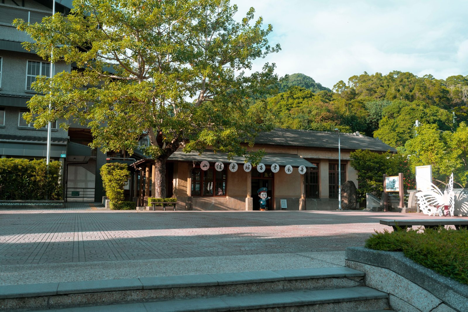 In Yudanaka, plan for easy access to multiple nearby baths