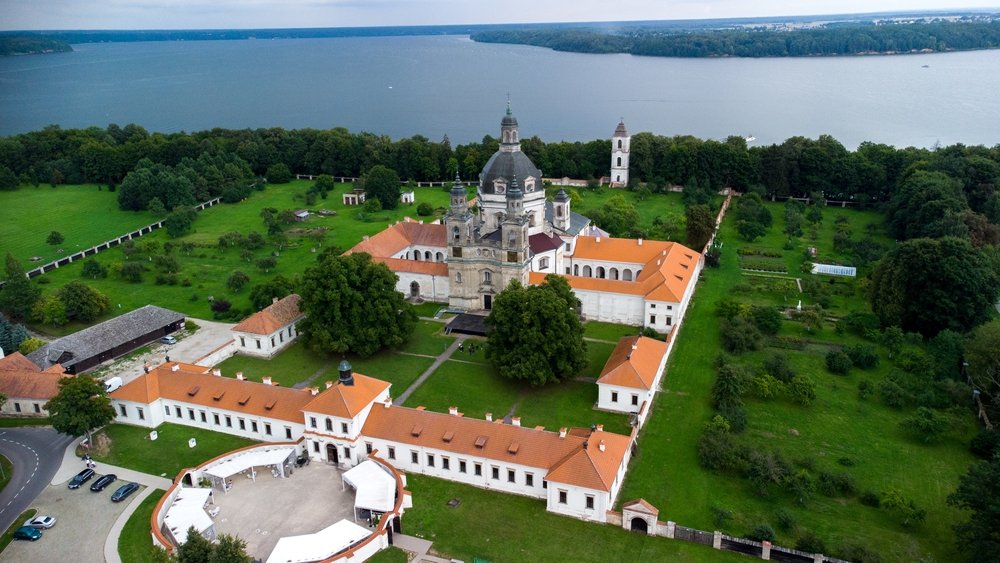 Plan Pazaislis Monastery as a scenic half day
