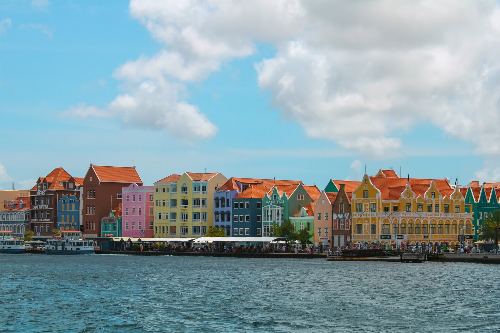 Start in Willemstad’s most cruise-friendly neighborhoods