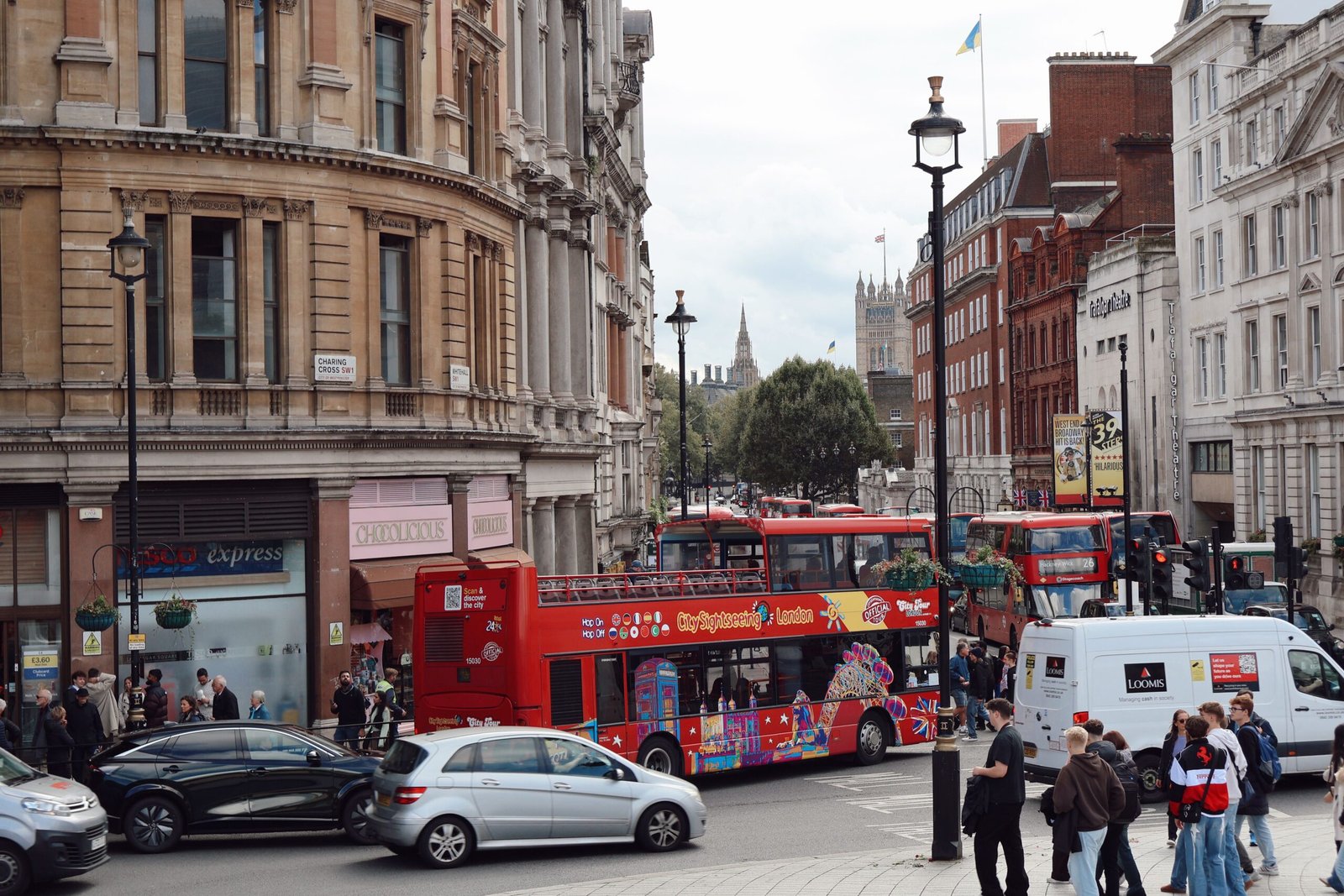 Start with iconic views from outside the crowds