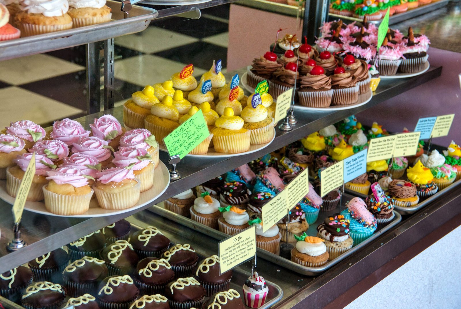 Don’t miss local sweets and refreshing drinks