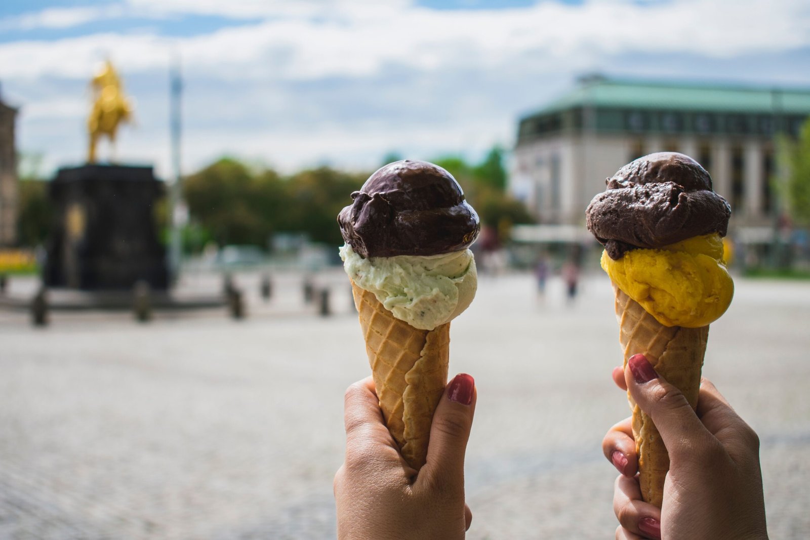 Time your gelato, coffee, or dessert around walking distances