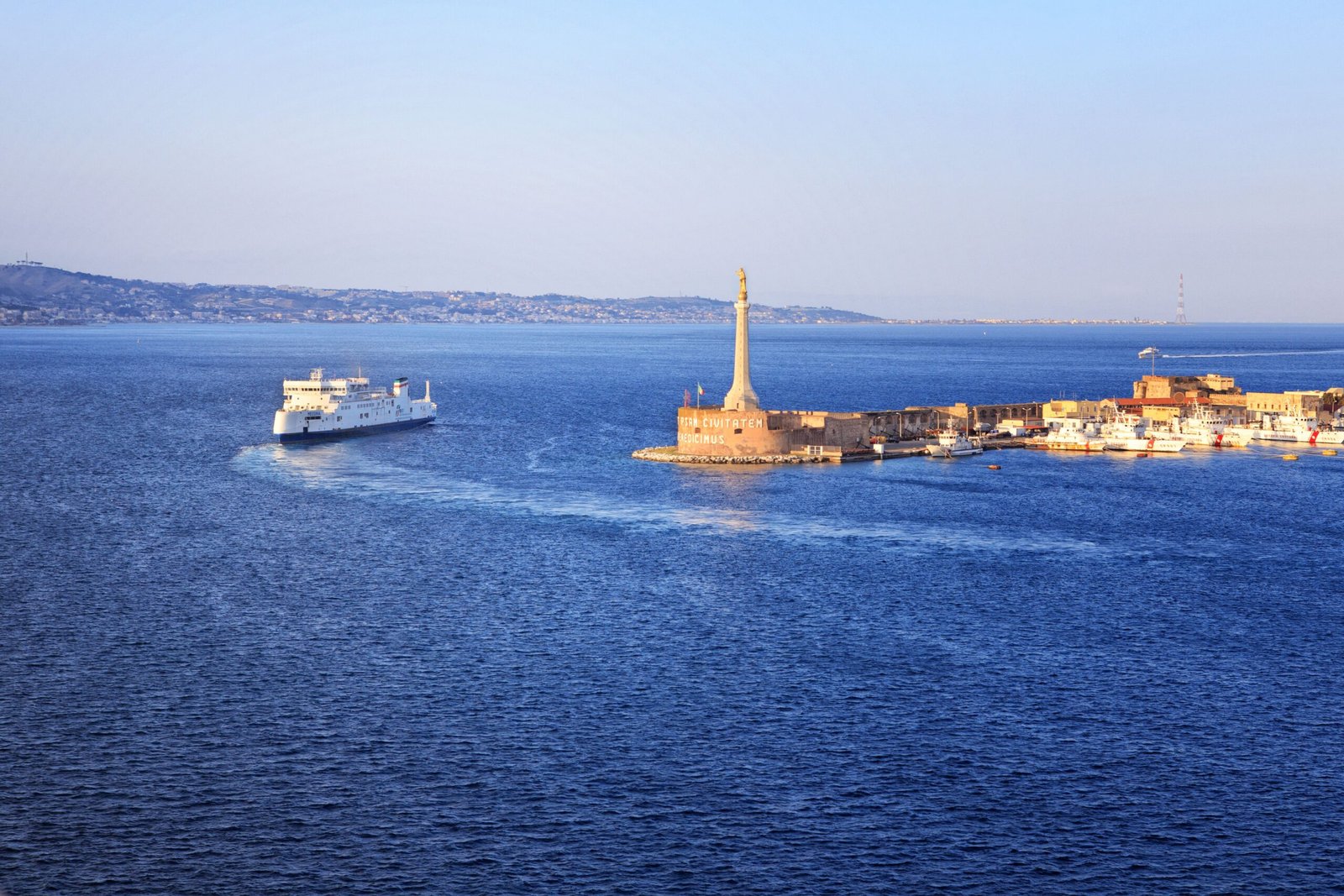 Overview city of Messina