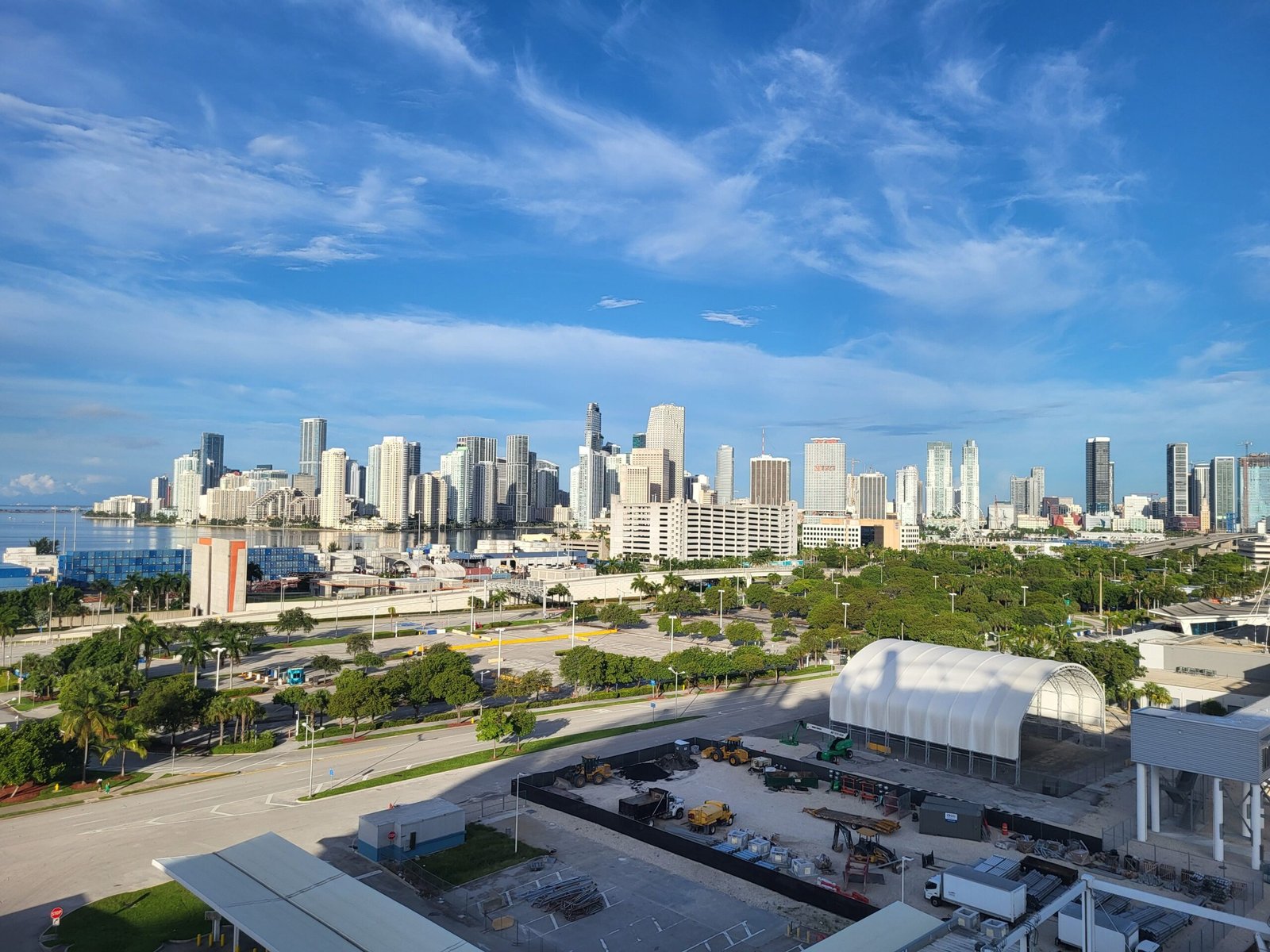 Overview city of Miami Airport